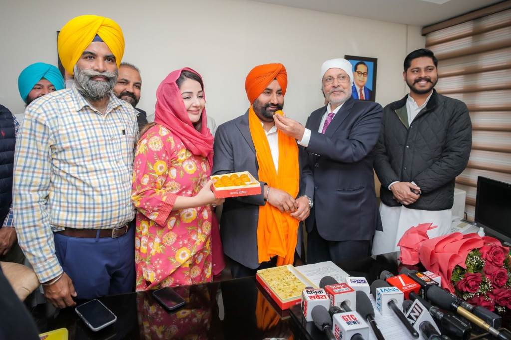 GURSHARAN CHHINA ASSUMES CHARGE AS CHAIRMAN PUNJAB HEALTH SYSTEMS CORPORATION IN PRESENCE OF DR BALBIR SINGH